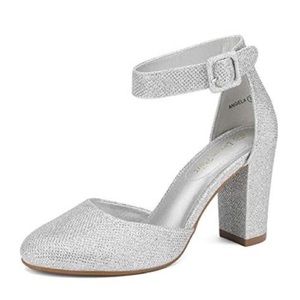 Silver closed toe heeled sandals 9.5 chunky heel